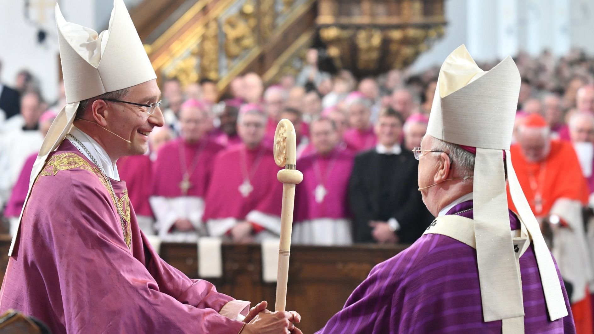 WeÜbergabe des Bonifatiusstabes 
